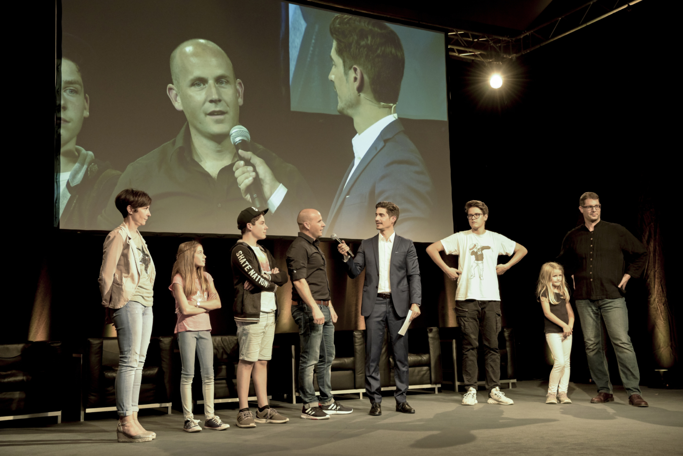 Fotos zu dieser Medienmappe, Als knappe Gewinner ging Familie Santoro aus dem Experiment. © Copyright | Digitale Medienmappe «Das Blackout blieb aus – Bilanz zum «Experiment Anwil»», EBL (Genossenschaft Elektra Baselland)