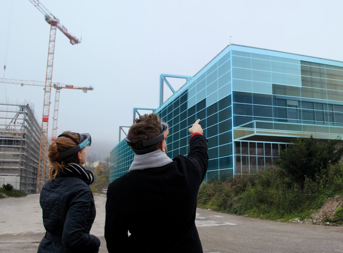 Medienbilder: digitale Anwendungsbeispiele aus der Praxis, Dank Virtual und Augmented Reality finden Modell und reale Immobilie zusammen:
Varianten und Simulationen werden dank Virtual und Augmented Reality direkt an am realen Gebäude sichtbar. Damit sind raschere Entscheidungen möglich. © Copyright afca.| Digitale Medienmappe «Hochschule Luzern setzt neuen Massstab für die Ausbildung von digitalen Fachleuten im Bauwesen», Hochschule Luzern – Technik & Architektur