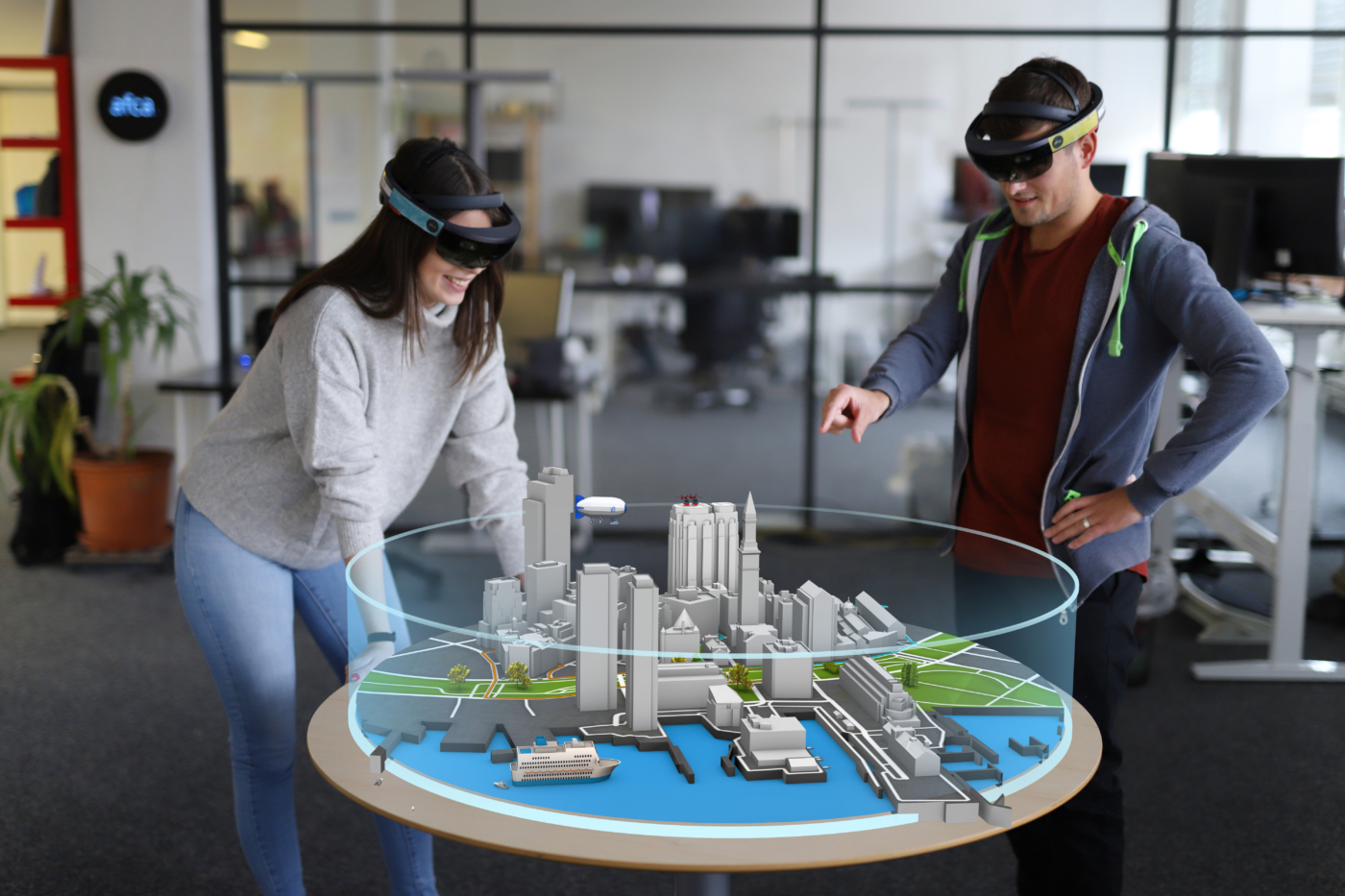 Medienbilder: digitale Anwendungsbeispiele aus der Praxis, Planen mit Virtual und Augmented Reality:
Die Planung erfolgt dank dem Einsatz von Virtual und Augmented Reality am Modell und erlaubt es beispielsweise, Energiesimulationen direkt darzustellen. © Copyright afca.| Digitale Medienmappe «Hochschule Luzern setzt neuen Massstab für die Ausbildung von digitalen Fachleuten im Bauwesen», Hochschule Luzern – Technik & Architektur