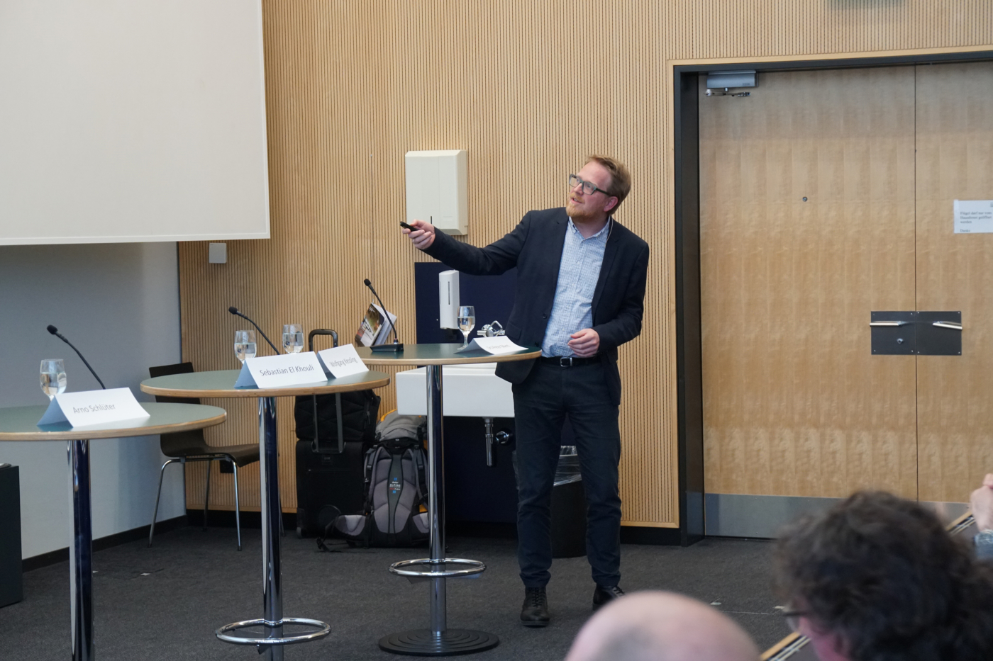 Fotos zu dieser Medienmappe, Arno Schlüter, Leiter Institut für Technologie in der Architektur ETH Zürich © Copyright IEU Kommunikation AG| Digitale Medienmappe «Die Schweiz im Klima-Schwitzkasten – Wie bauen und betreiben wir unsere Gebäude in Zukunft?», DIE PLANER