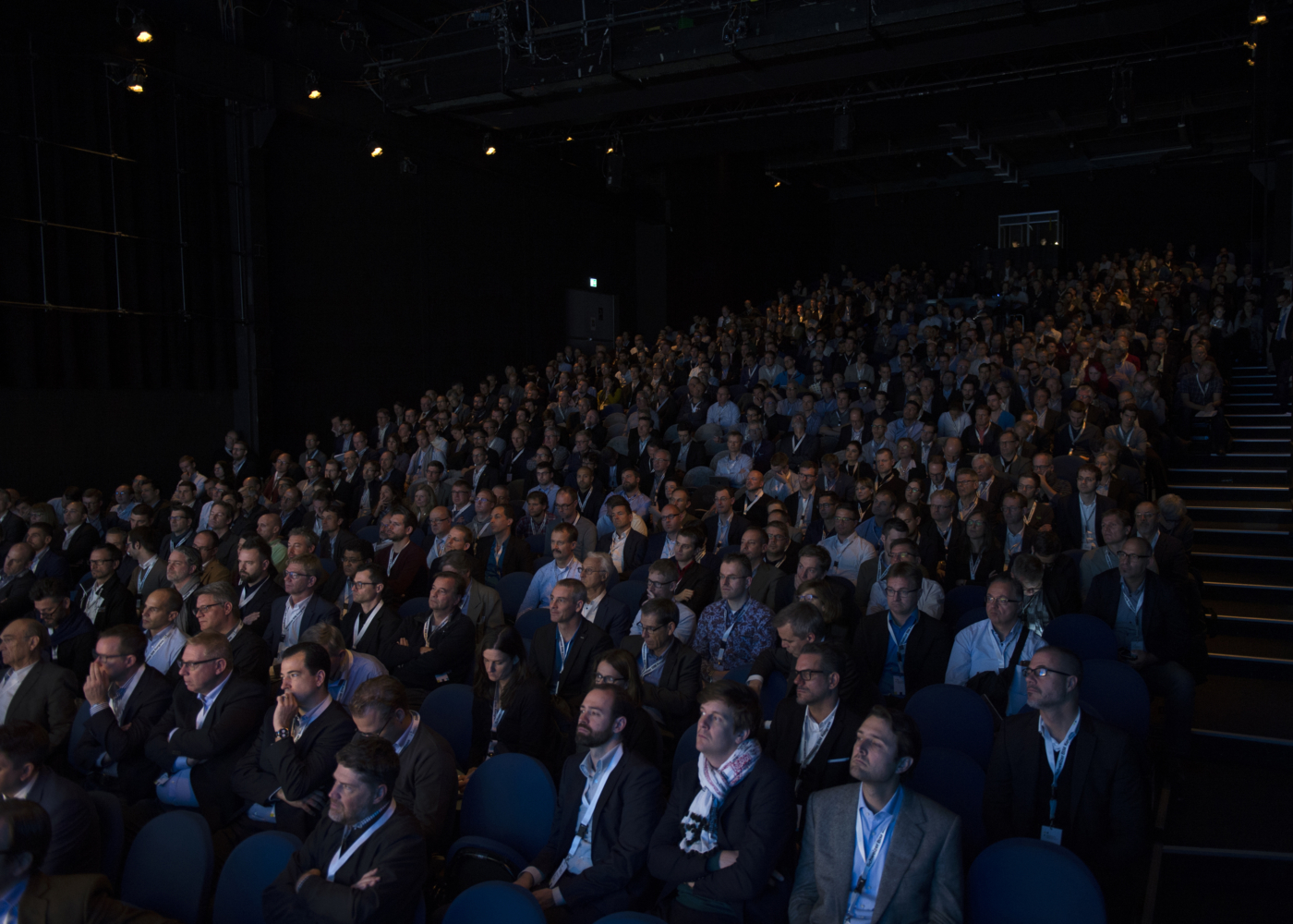 Fotos zu dieser Medienmappe, 650 Personen in der Maag Halle in Zürich beim ersten Schweizer BIM Kongress am 28. Oktober 2016. © Copyright Aissa Tripodi| Digitale Medienmappe «Der Schweizer BIM Kongress ist der neue Treffpunkt der digitalen Bauwirtschaft», Bauen digital Schweiz
