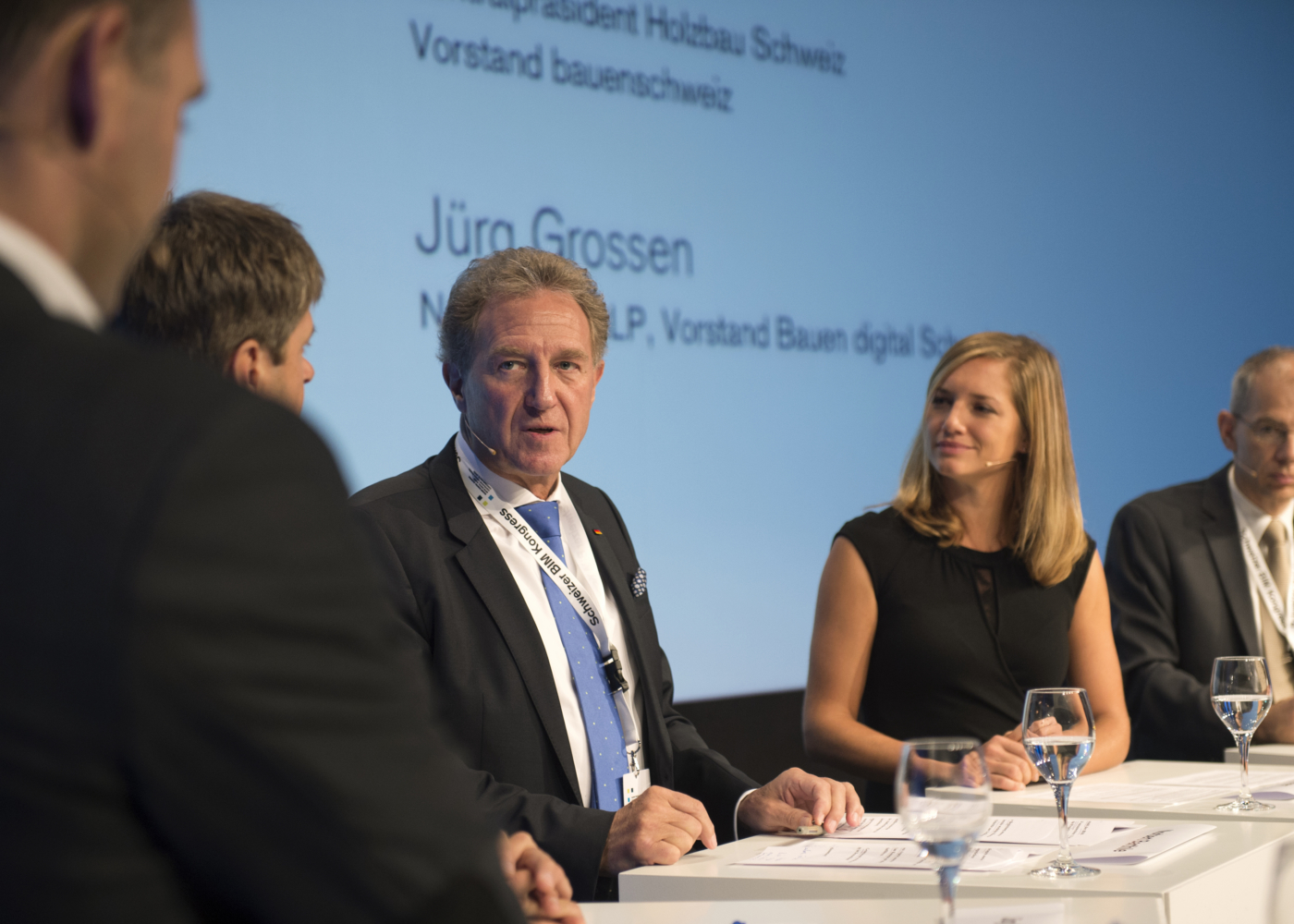 Fotos zu dieser Medienmappe, Norbert Barthle, Parlamentarischer Staatssekretär beim Bundesminister für Verkehr und digitale Infrastruktur, beleuchtet den Stand von BIM in Deutschland. Er betont zudem die Chance für die Schweizer Eidgenossenschaft als Impulsgeberin. © Copyright Aissa Tripodi| Digitale Medienmappe «Der Schweizer BIM Kongress ist der neue Treffpunkt der digitalen Bauwirtschaft», Bauen digital Schweiz