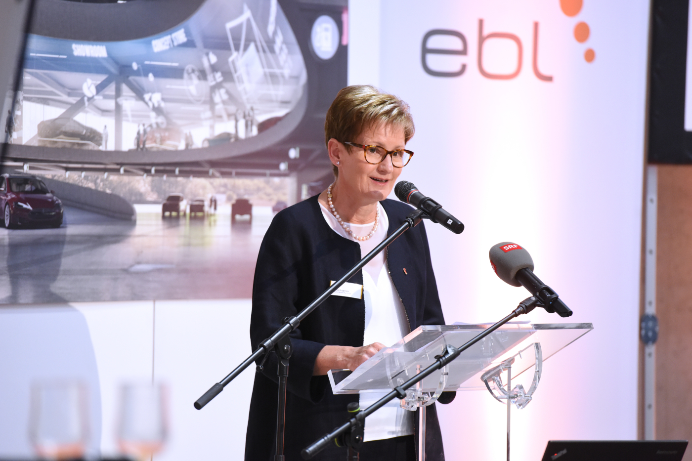 Fotos zu dieser Medienmappe, Regierungsrätin Sabine Pegoraro bezeugt die Relevanz des Swiss E-Mobility Hubs für den Kanton Basel-Landschaft. © Copyright Pino Covino| Digitale Medienmappe «Swiss E-Mobility Hub: Innovationszentrum mit Europas grösster Ladestation und 100% lokaler erneuerbarer Energie», EBL (Genossenschaft Elektra Baselland)