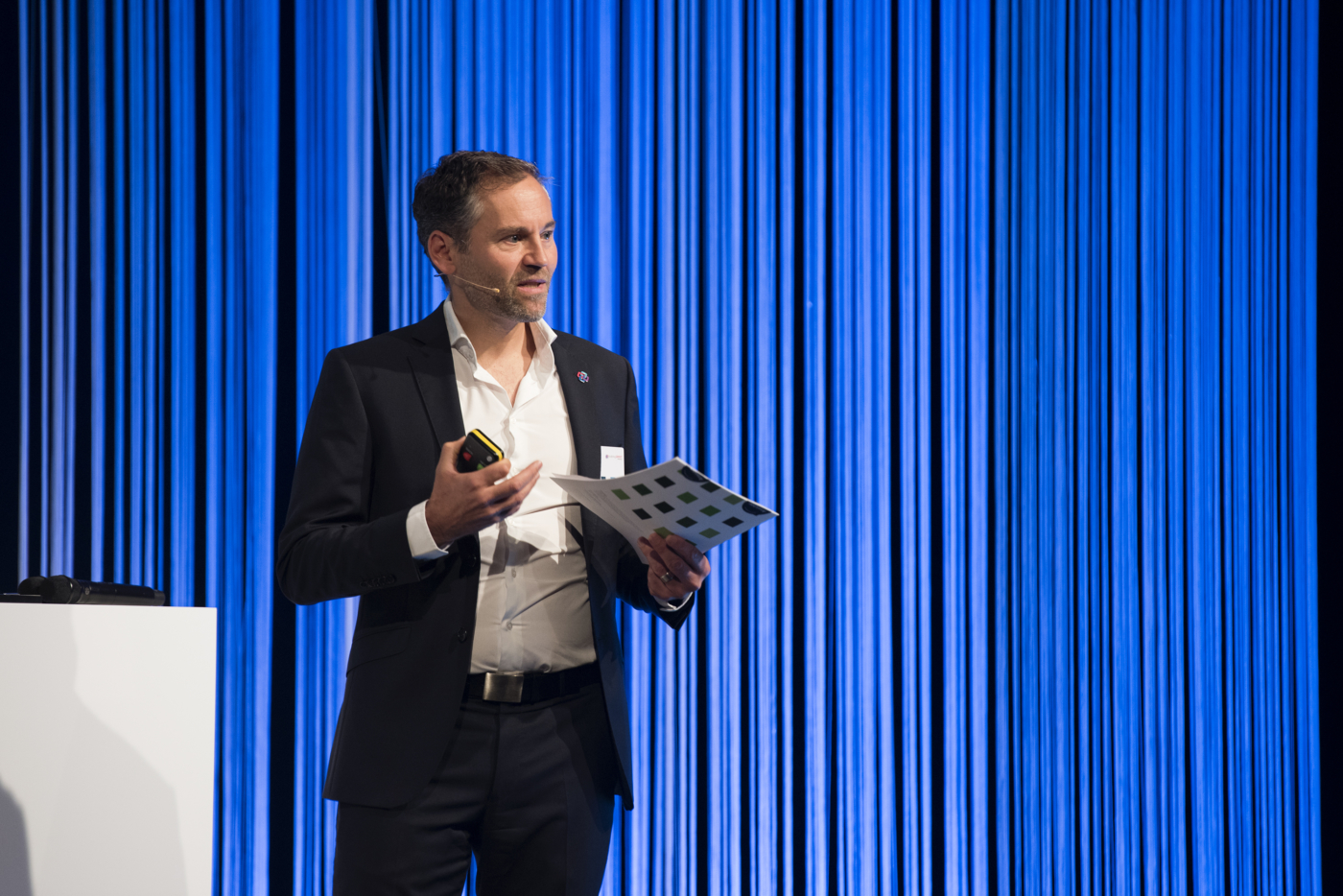 Fotos zu dieser Medienmappe, Alar Jost, Vorstand Bauen digital Schweiz, begrüsste die Teilnehmer am zweiten Tag zum BIM Camp. © Copyright Aissa Tripodi| Digitale Medienmappe «Die digitale Transformation der Schweizer Bauwirtschaft findet statt», Bauen digital Schweiz