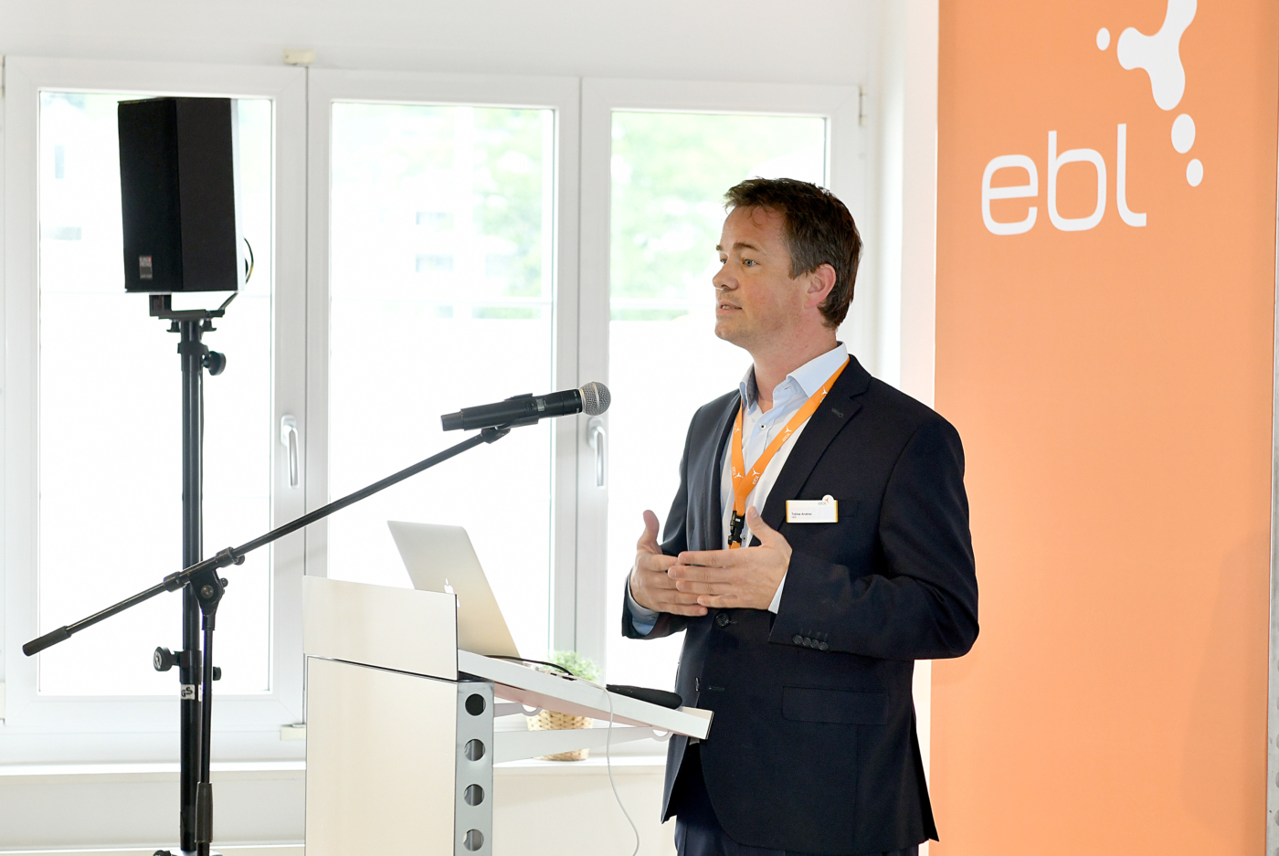 Medienbilder, Tobias Andrist, CEO EBL präsentiert die Vision erneuerbare Wärme in Liestal. © Copyright Pino Covino| Digitale Medienmappe «Operation am offenen Herzen – EBL baut für 72 Millionen Franken den Grosswärmeverbund Liestal», EBL (Genossenschaft Elektra Baselland)