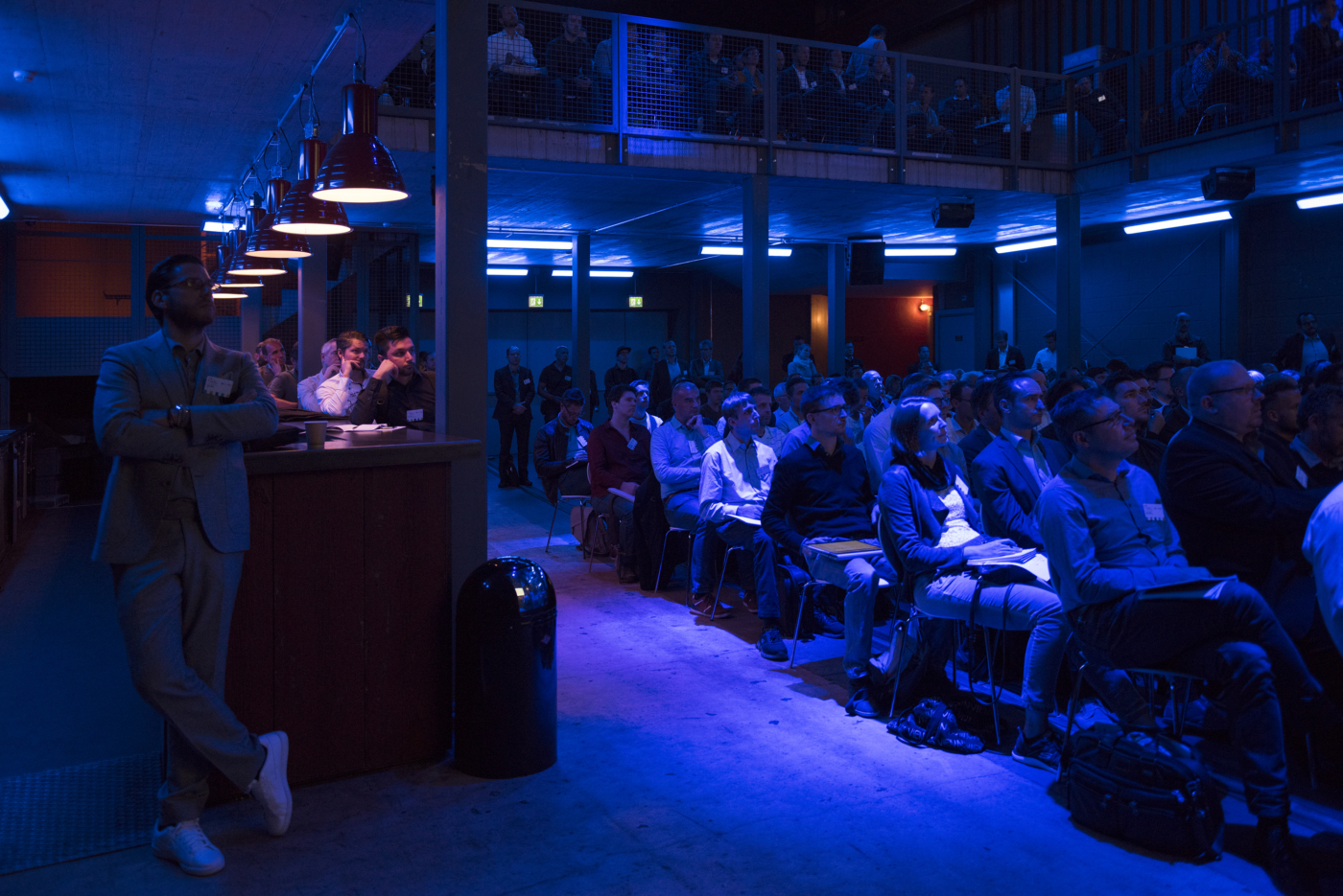 Fotos zu dieser Medienmappe, In der Härterei fanden zu jeder vollen Stunde Vorträge zu spannenden Anwendungsbeispielen statt. © Copyright Aissa Tripodi| Digitale Medienmappe «Die digitale Transformation der Schweizer Bauwirtschaft findet statt», Bauen digital Schweiz