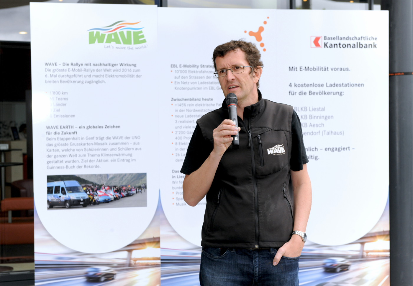 Fotos zu dieser Medienmappe, Louis Palmer, Initiator der WAVE, umrundete 2007 als erster Mensch die Welt mit einem solarbetriebenen Fahrzeug. © Copyright Pino Covino| Digitale Medienmappe «145 Prozent mehr Elektrofahrzeuge in einem Jahr», EBL (Genossenschaft Elektra Baselland)