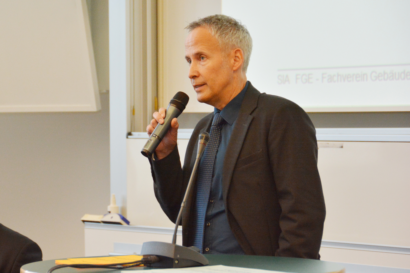 Bildergalerie, Markus Weber, Präsident Fachverein Gebäudetechnik und Energie SIA FGE © Copyright IEU Kommunikation AG| Digitale Medienmappe «Energieeffizienz durch Betriebsoptimierung – Was lässt sich von führenden Unternehmen lernen?», Fachverein Gebäudetechnik und Energie SIA FGE