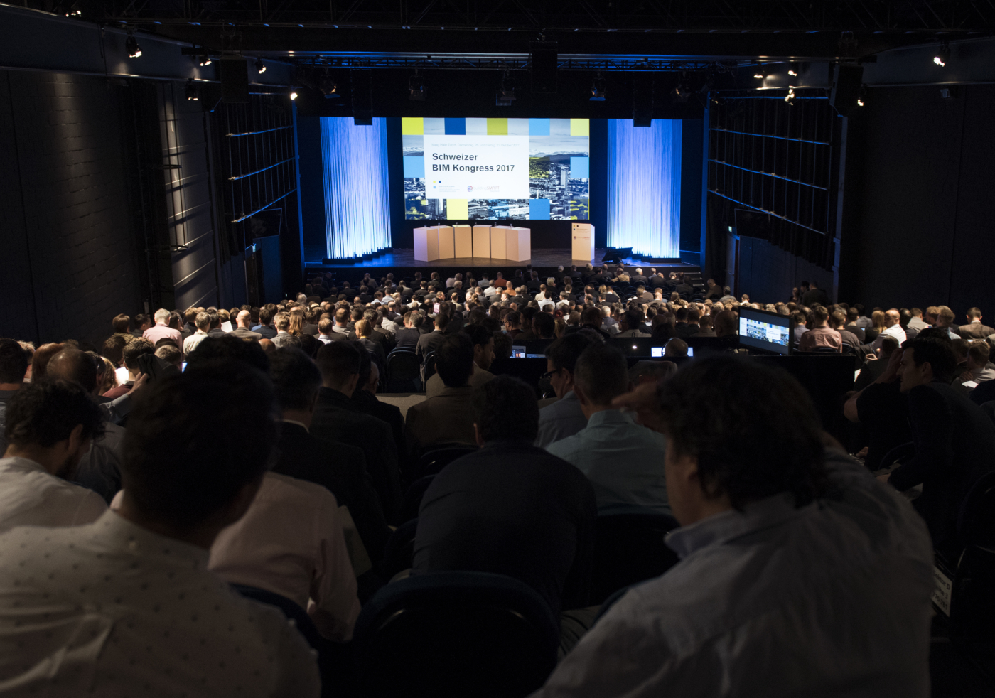 Fotos zu dieser Medienmappe, Der Schweizer BIM Kongress 2017 war mit rund 700 Teilnehmern pro Tag ausverkauft. © Copyright Aissa Tripodi| Digitale Medienmappe «Die digitale Transformation der Schweizer Bauwirtschaft findet statt», Bauen digital Schweiz