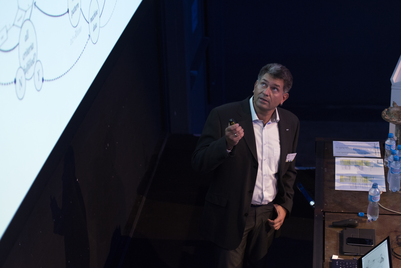 Fotos zu dieser Medienmappe, Thomas Wehrle, ERNE AG Holzbau, blickte in seinem Referat in der Härterei in die Gegenwart von morgen. © Copyright Aissa Tripodi| Digitale Medienmappe «Die digitale Transformation der Schweizer Bauwirtschaft findet statt», Bauen digital Schweiz