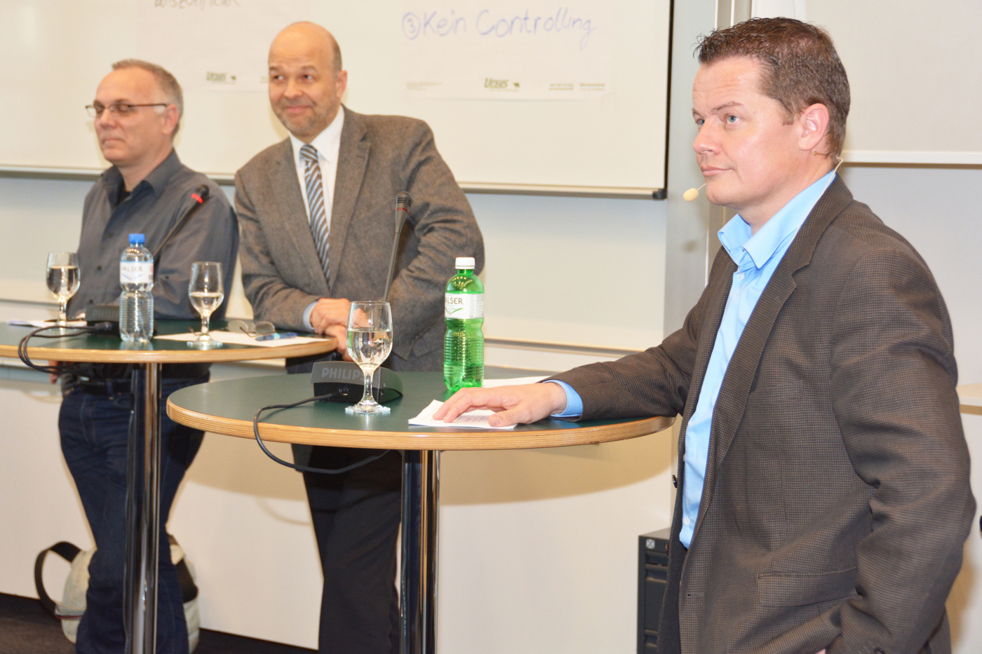 Bildergalerie, Prof. Urs-Peter Menti von der Hochschule Luzern moderierte die Veranstaltung. © Copyright IEU Kommunikation AG| Digitale Medienmappe «Energieeffizienz durch Betriebsoptimierung – Was lässt sich von führenden Unternehmen lernen?», Fachverein Gebäudetechnik und Energie SIA FGE