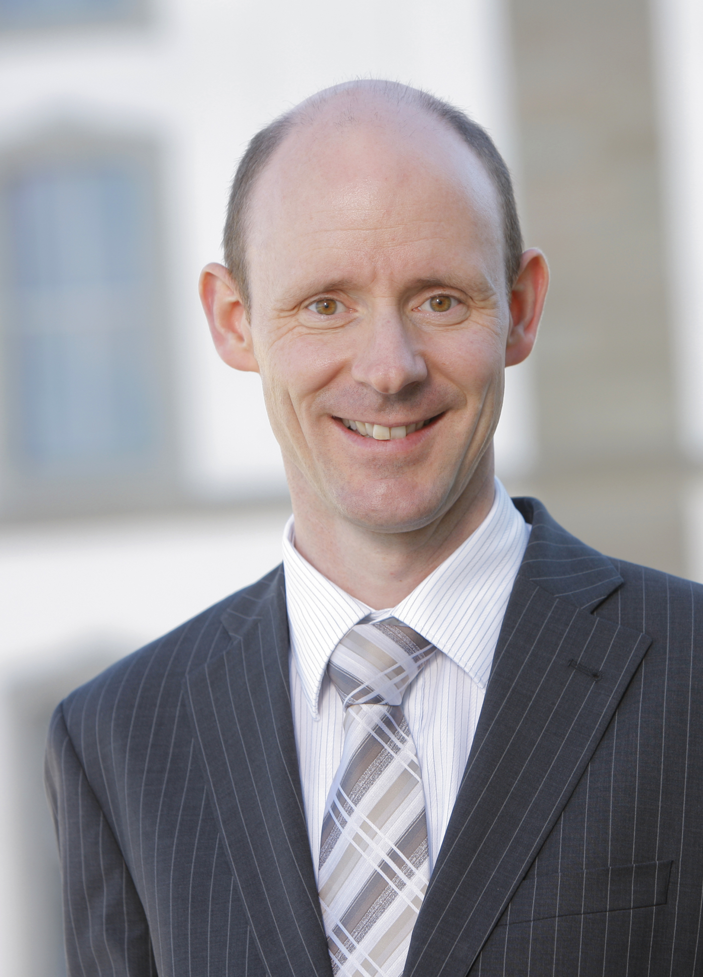 Bildergalerie, Roland Schegg, Direktor und Leiter Consulting Familienunternehmen bei PwC Schweiz, stellt im Keynote-Referat die Ergebnisse seiner aktuellen Studie «Schweizer Baubranche – differenzieren oder verlieren» vor. © Copyright Swissbau| Digitale Medienmappe «Swissbau Innovation Lab goes on Tour – eine neue digitale Plattform und ein Online Live-Event bringen Vordenker zusammen.», Swissbau Innovation Lab
