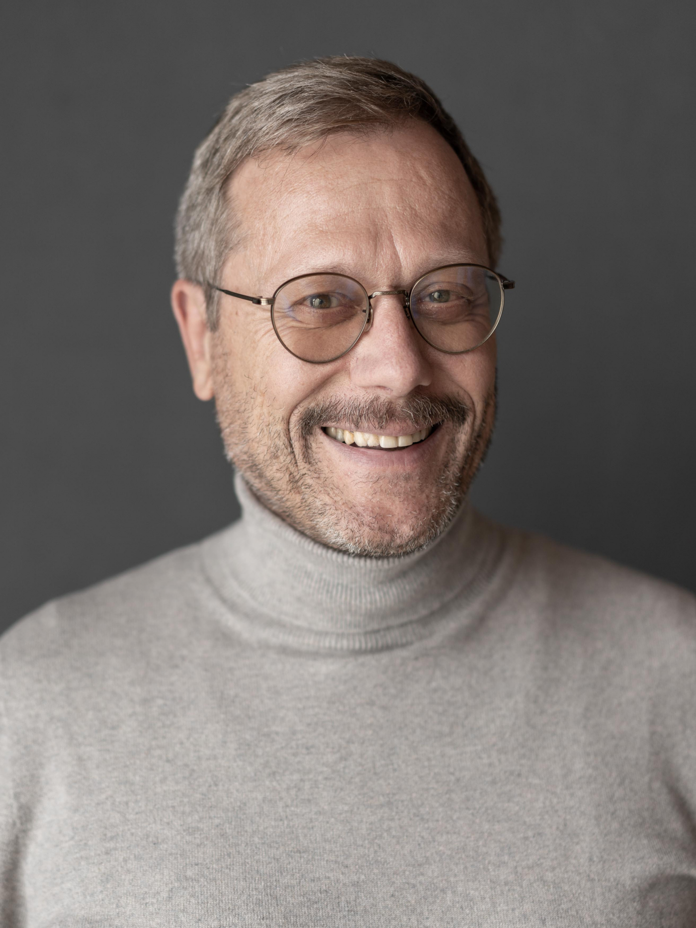 Team, Marco Piffaretti ist seit über 20 Jahre Vorreiter im Bereich der Elektromobilität und ist Initiator von sun2wheel. © Copyright | Digitale Medienmappe «Schweizer Start-up macht Elektroautos als Stromspeicher für Gebäude nutzbar», sun2wheel AG