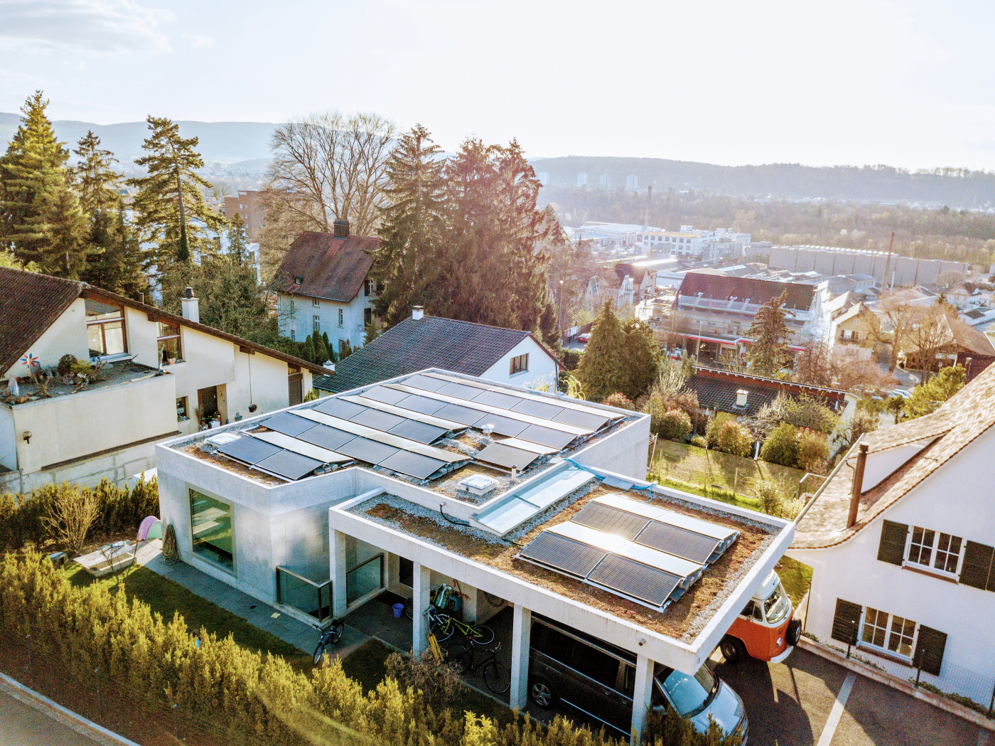 Pressebilder, Den eigenen Solarstrom optimal nutzen. © Copyright | Digitale Medienmappe «Zwei Schweizer Energie-Startups spannen im Bereich Elektromobilität und Eigenverbrauchsoptimierung zusammen», sun2wheel AG