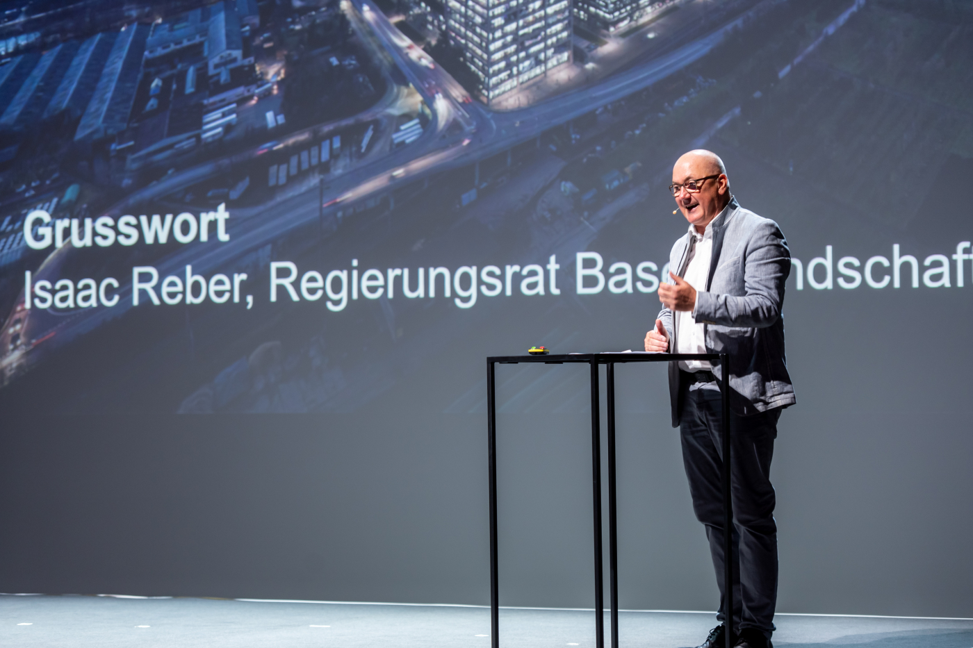 Pictures of the opening event, In his welcome speech, Councillor Isaac Reber emphasises the regional and national relevance of uptownBasel. © Copyright | Digitale Medienmappe «Official opening of uptownBasel, the international competence centre for Industry 4.0», uptownBasel