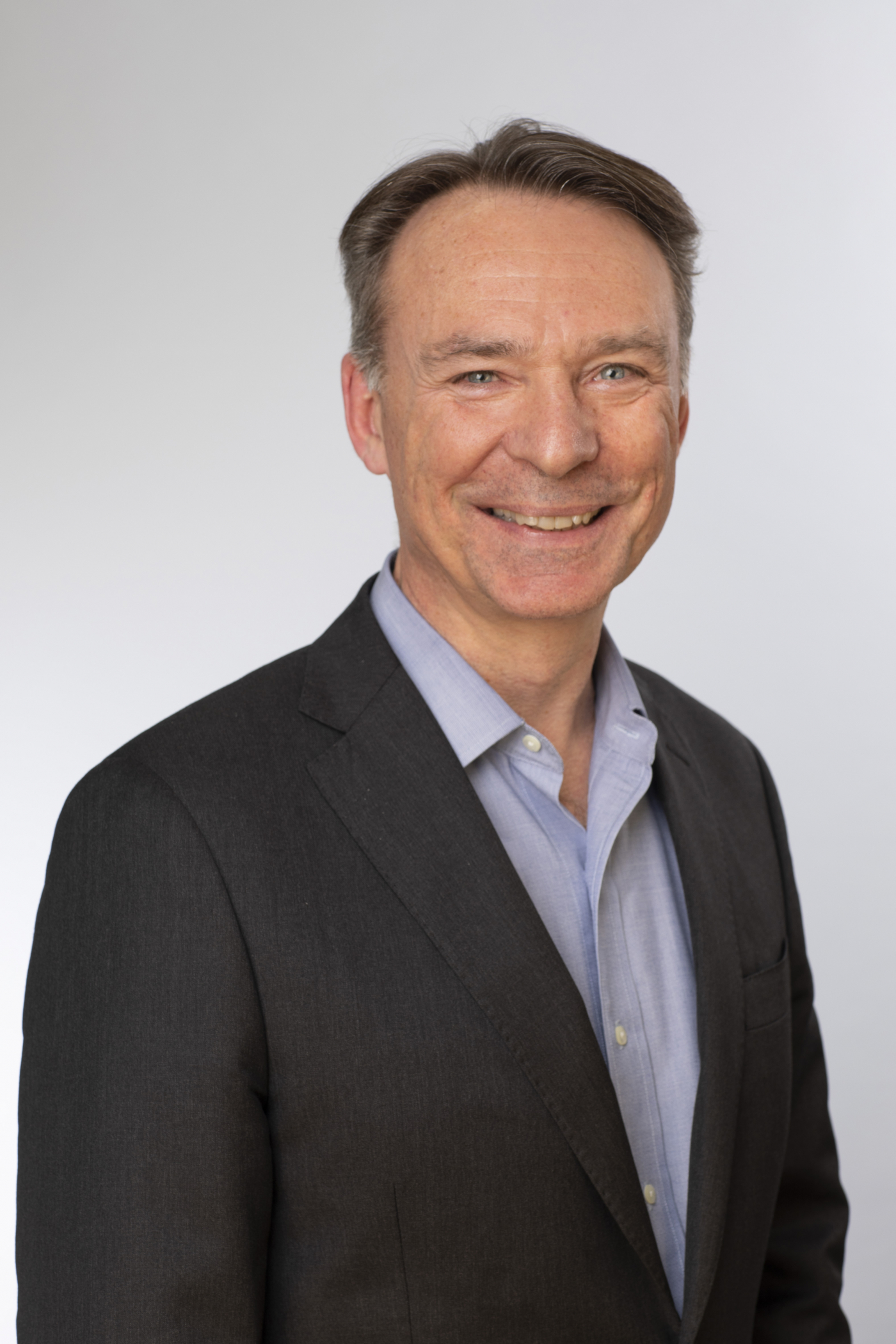 Referierende, Franklin Servan-Schreiber,
CEO und Co-Founder, Transmutex © Copyright | Digitale Medienmappe «EBL Energie- und Klimagipfel 2022: Neue Perspektiven für Investitionen in nachhaltige Energiesysteme», EBL (Genossenschaft Elektra Baselland)