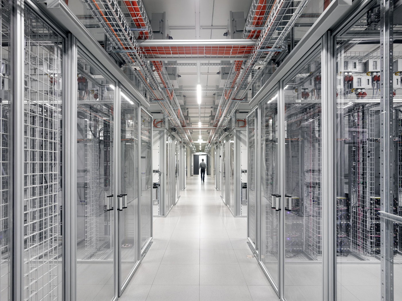 Bilder zu dieser Medienmappe, Der Technologie-Zugang ist über einen eigenen Hyperscaler in uptownBasel in Arlesheim (BL) gewährleistet, über welchen auch eine grosse Datenspeicher-Kapazität auf dem Campus angeboten wird. © Copyright NorthC Schweiz AG| Digitale Medienmappe «Erfolgreiches US-Schweizer Quantum Symposium: Ausweitung der Kooperation auf sieben Länder geplant», uptownBasel Infinity