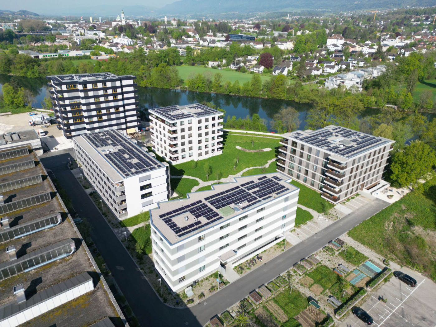 Projets de référence, Riverside Zuchwil (2022): 140 nouveaux logements, 187 autres prévus. Le site 2000 watts produit plus d'électricité qu'il n'en consomme. © Copyright SPSS| Digitale Medienmappe «Swiss Prime Site Solutions crée des logements», Swiss Prime Site Solutions
