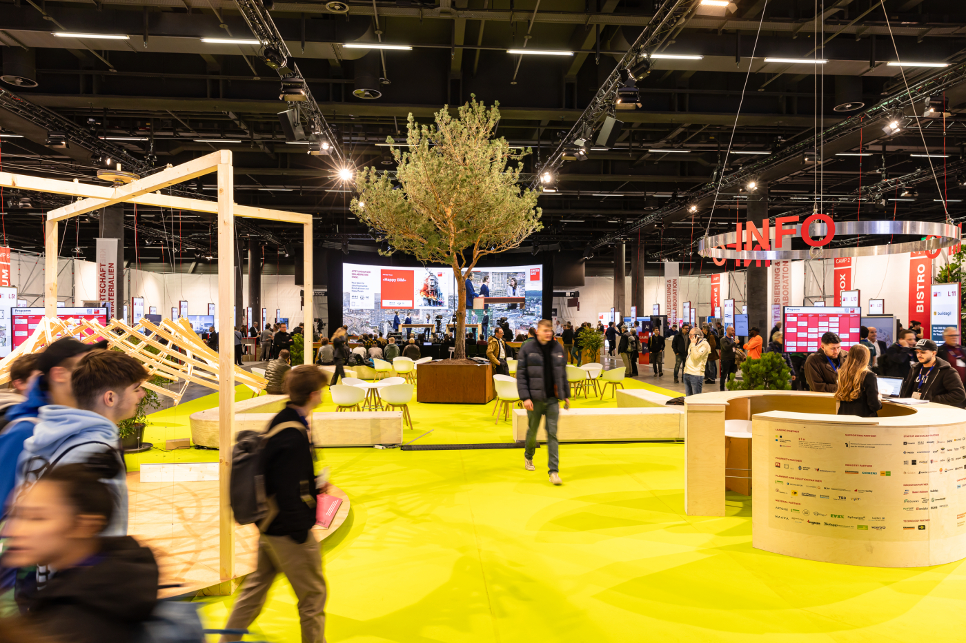 Swissbau Lab, Das Swissbau Lab stand unter dem Leitspruch «Innovationen für die Praxis entdecken und ausprobieren». © Copyright MCH Group| Digitale Medienmappe «Kollaborations-Plattformen für Innovation und Wissenstransfer der Swissbau 2024 erfolgreich umgesetzt», IEU Kommunikation AG