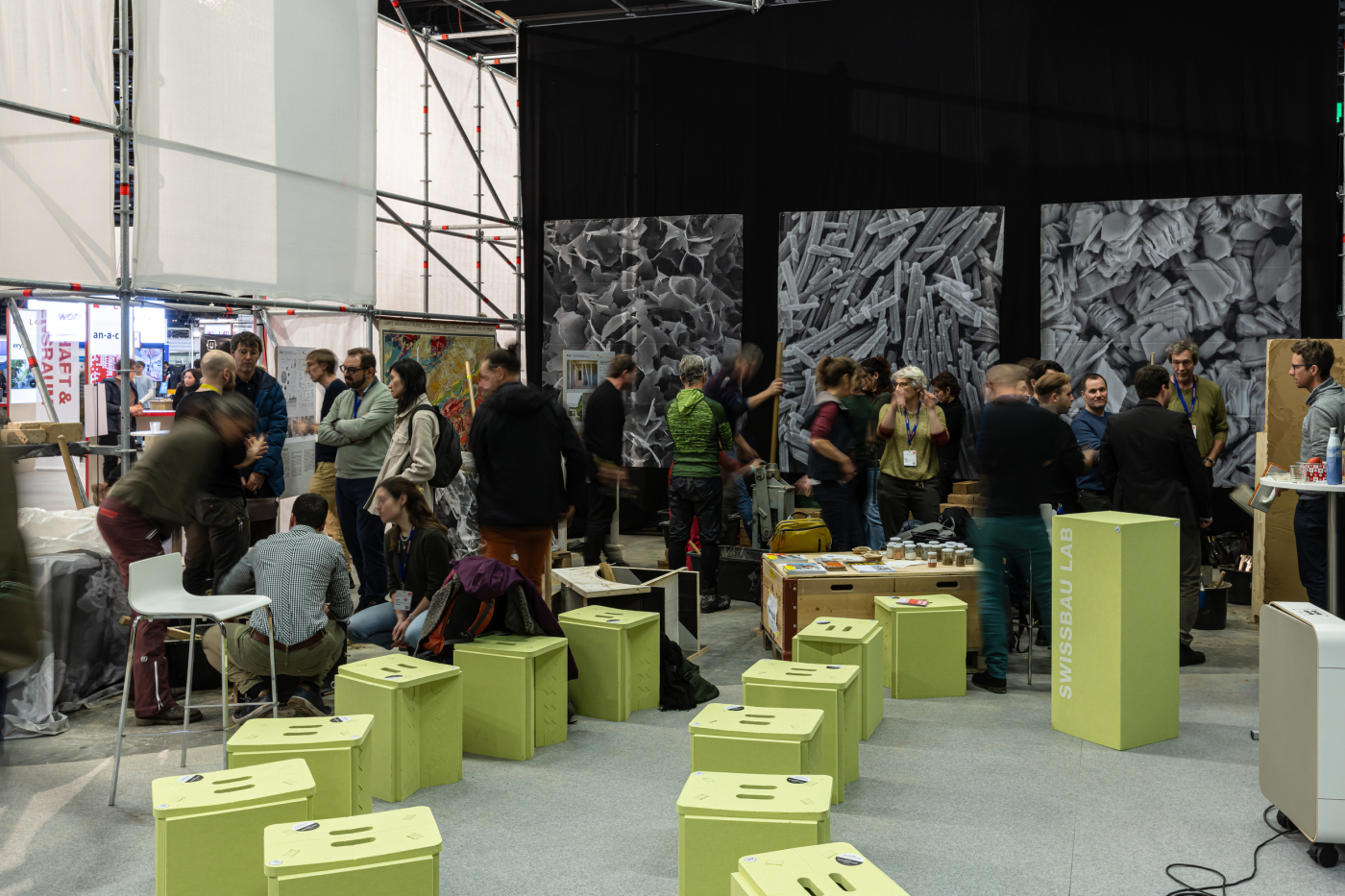 Swissbau Lab, Das Swissbau Lab stand unter dem Leitspruch «Innovationen für die Praxis entdecken und ausprobieren». © Copyright MCH Group| Digitale Medienmappe «Kollaborations-Plattformen für Innovation und Wissenstransfer der Swissbau 2024 erfolgreich umgesetzt», IEU Kommunikation AG
