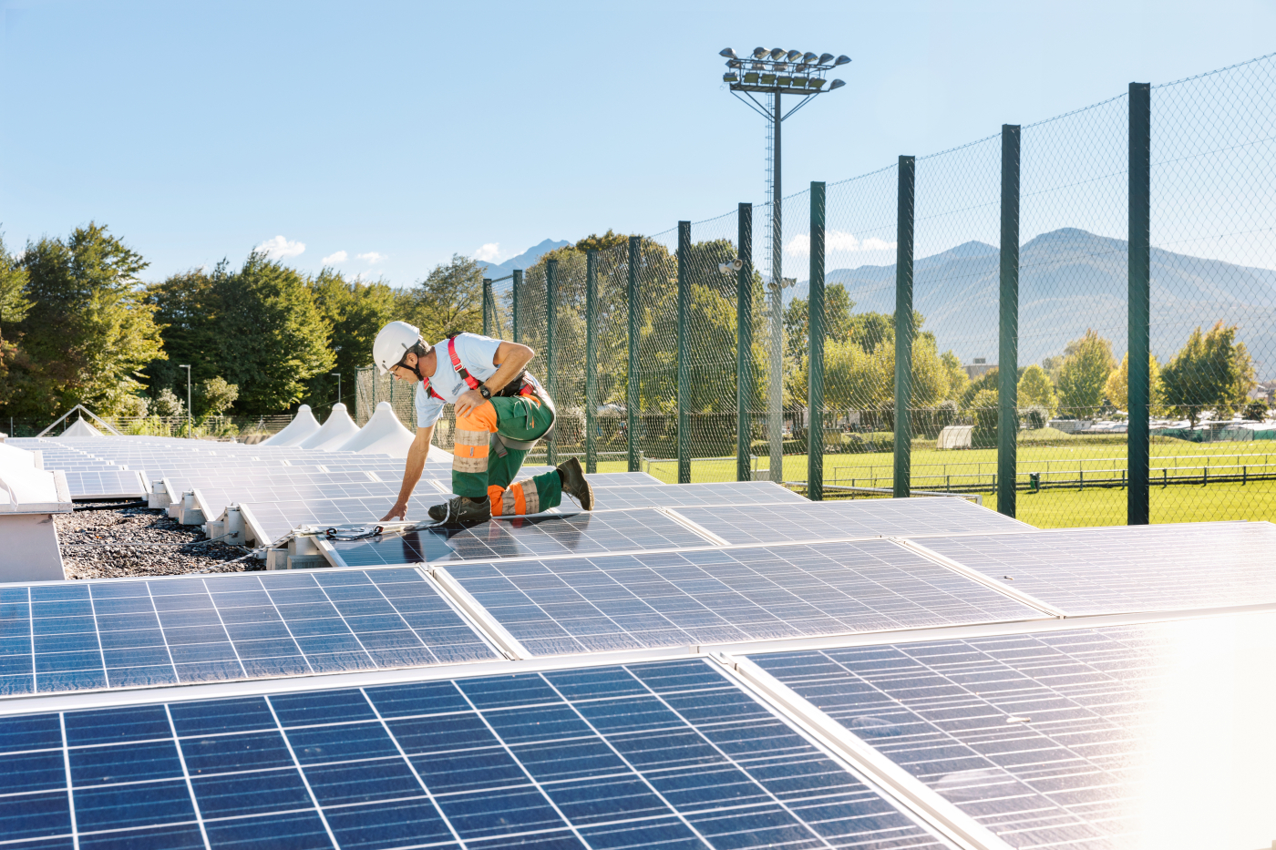 Medienbilder, Energiestadt bietet Städten und Gemeinden praxisorientierte Instrumente für den Ausbau erneuerbarer Energien. © Copyright | Digitale Medienmappe «Neuausrichtung von Energiestadt: Fokus auf Netto-Null-Ziel», Trägerverein Energiestadt