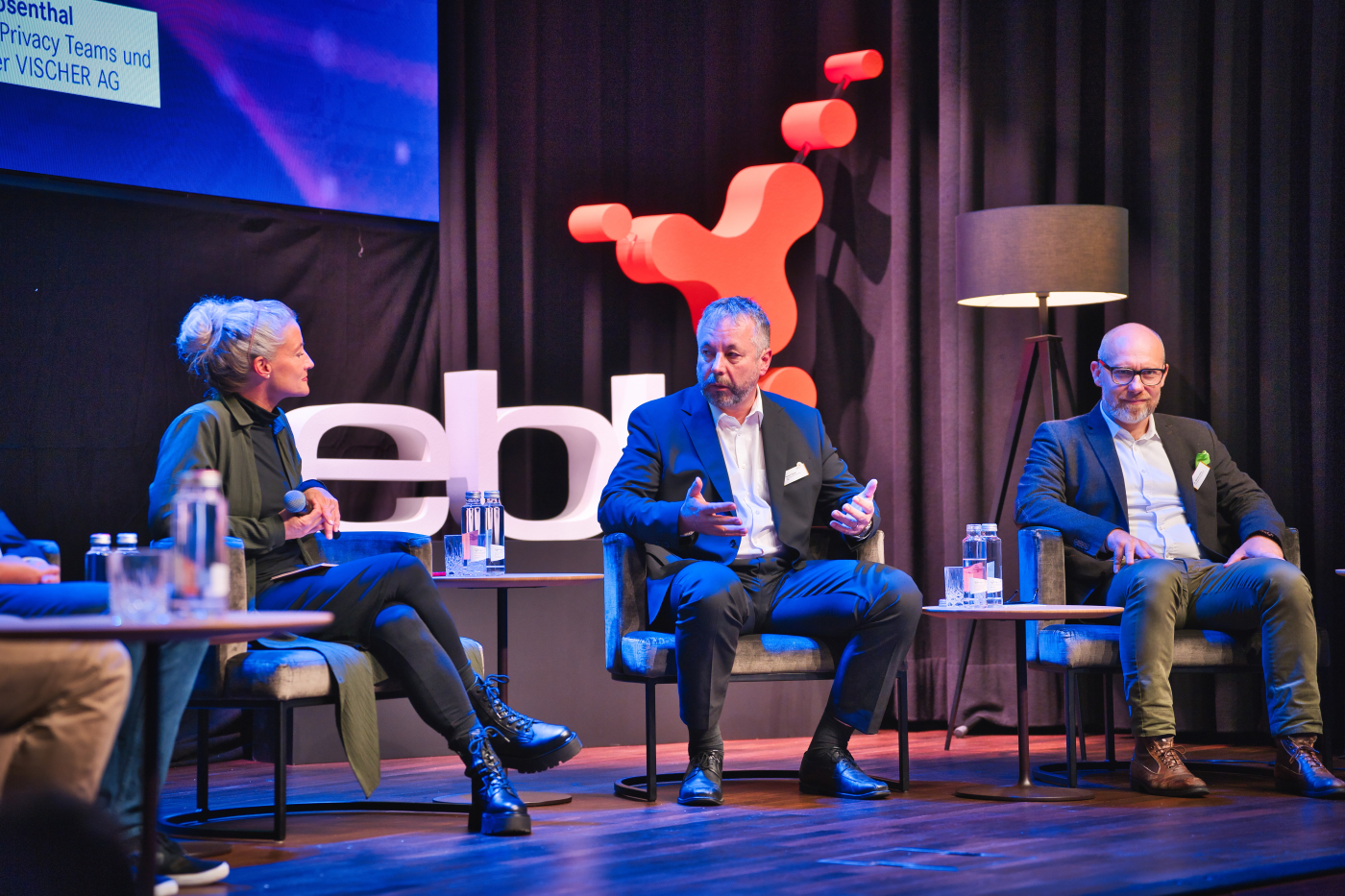 Medienbilder, Auf dem Podium wurden die Chancen und Herausforderungen von digitalen, intelligenten Stromzähler – kurz Smart Meter – diskutiert. © Copyright EBL| Digitale Medienmappe «Erfolgreicher Power Talk zu Smart Meter – EBL ermöglicht transparente Diskussion», EBL (Genossenschaft Elektra Baselland)