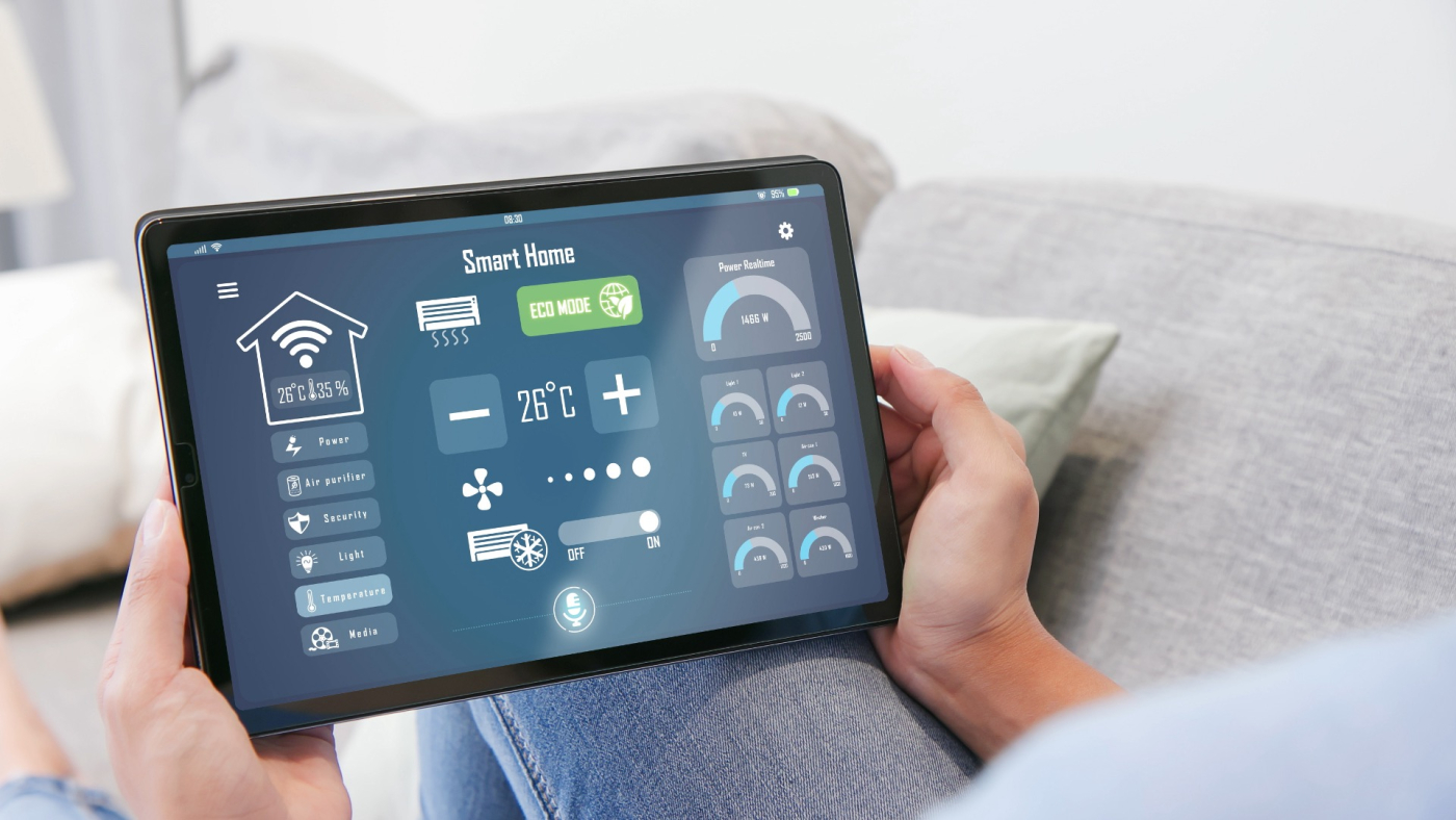 Medienbilder, Digitale Energiemanagementsysteme spielen im Energiesystem der Zukunft eine zentrale Rolle. Sie liefern in Echtzeit Daten zum Energieverbrauch. © Copyright | Digitale Medienmappe «Erfolgreicher Power Talk zu Smart Meter – EBL ermöglicht transparente Diskussion», EBL (Genossenschaft Elektra Baselland)