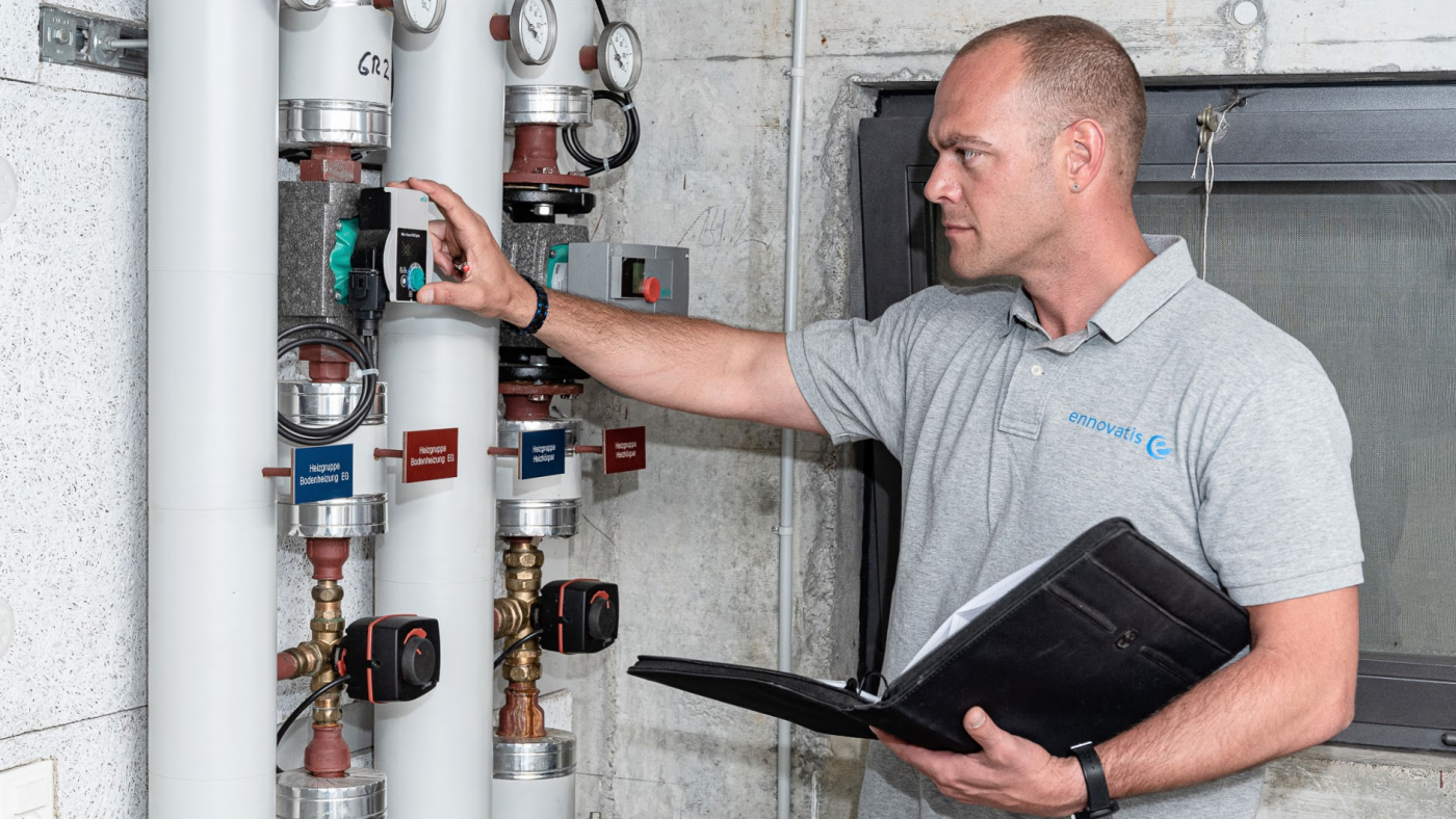 Planung, Installation, Wartung, Abrechnungen, Monitoring, Reporting aus einer Hand. © Copyright | Digitale Medienmappe «In 25 Jahren vom Nischenthema zur Schlüsseltechnologie der Energiewende», ennovatis Schweiz AG