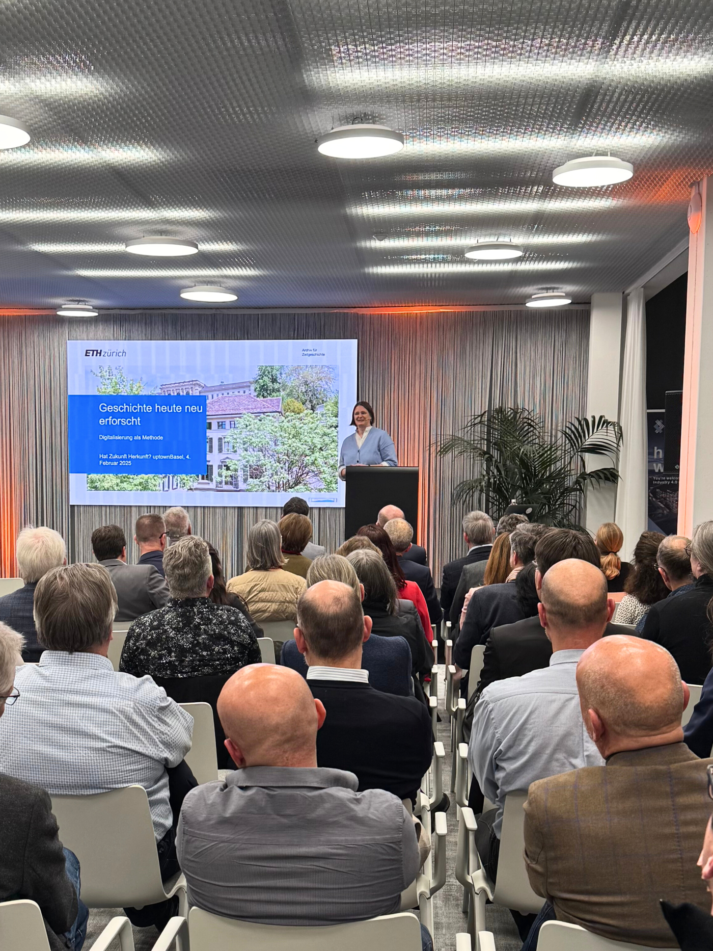 Fotos, Dr. Daniela Zetti © Copyright | Digitale Medienmappe «Hat Zukunft Herkunft? Ein Abend zwischen Geschichte, Unternehmergeist und Zukunftsvision», uptownBasel